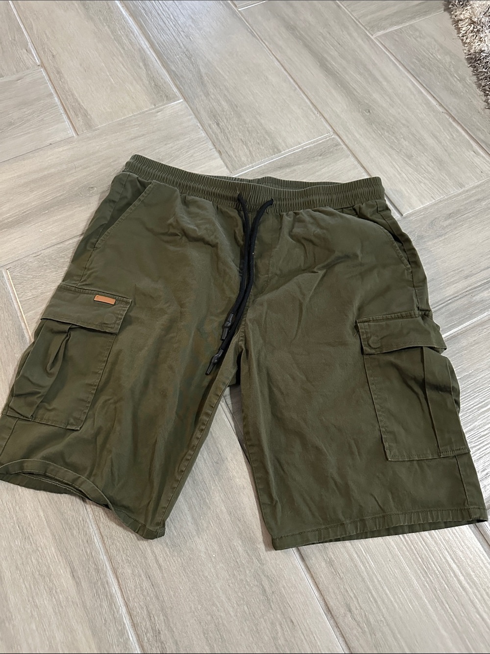Men's Olive Cargo Shorts with Drawstring Waist